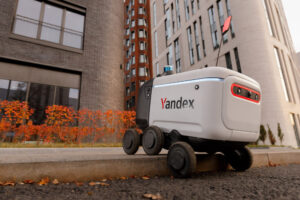 Подробнее о статье Роверы Яндекса: Как работают роботы-доставщики и зачем нужны